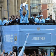 City Berparade di Depan Ratusan Ribu Suporter
