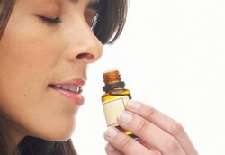 Bau Bahan Kimia Bisa Bikin Indera Penciuman Mati Rasa