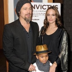 Angelina Jolie Hadiahi Brad Pitt Helikopter