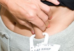 Selebritas yang Bermasalah dengan Perut Buncit 