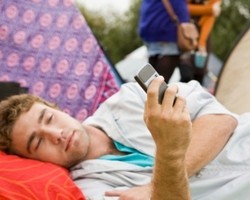 32% Pria Stres Saat Kirim Pesan Singkat ke Wanita yang Disukai