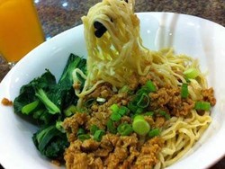 Jajan Bakmi Ayam Lampung di Kantor Pos