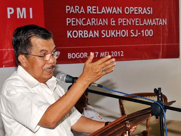 JK Beri Penghargaan Kepada Relawan PMI
