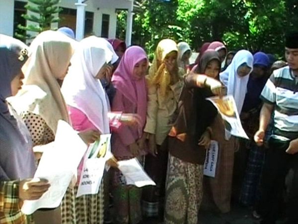 Santri Jawa Timur Tolak Lady Gaga