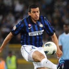 Lucio Menuju Pintu Keluar Inter