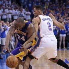 Thunder Kalahkan Lakers di Dua Menit Terakhir
