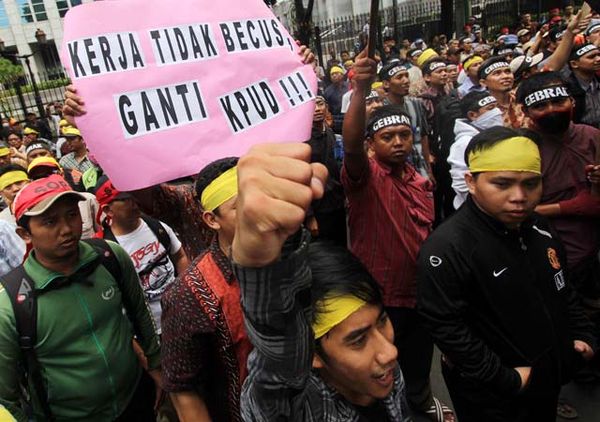 Tuntut Pemilu Jujur, Pendemo Sambangi KPUD