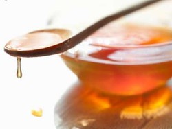 Minum Sesendok Madu Untuk Kesegaran Tubuh Sepanjang Hari