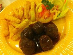 Geef Mij Maar Steak Ball en Bolletjes