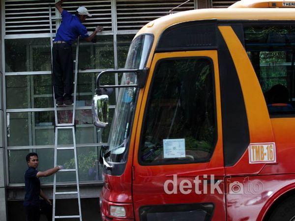 Agar Penumpang Busway Nyaman di Halte