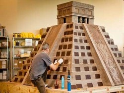 Wouw! Cokelat Replika Piramida Suku Maya Pecahkan Rekor Dunia