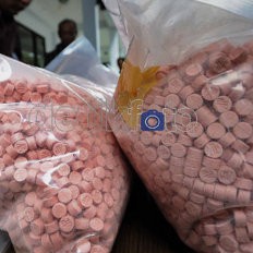 Menyamar Jadi Pembeli, Polisi Tangkap 2 Kurir Ekstasi di Lampung