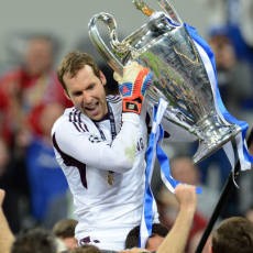 Dapat Piala, Cech Tak Perlu Kue Ultah