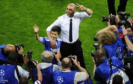 Di Matteo Italiano Pertama Yang Antar Klub Asing Juara