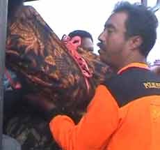 Satu Dari 2 Siswa SMPN Wuluhan Ditelan Ombak Ditemukan 