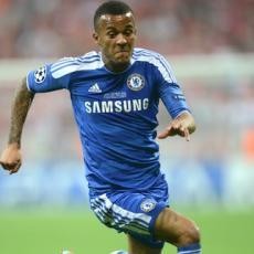 Ryan Bertrand Unjuk Diri di Munich
