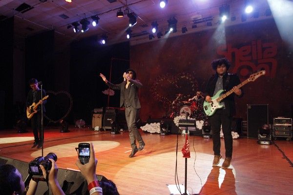 Konser 16 Tahun Sheila On 7 di Yogyakarta