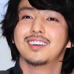 Yuk, Intip Perut Sixpack Kibum SuJu!