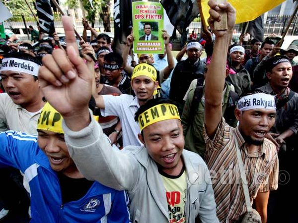 Bayi dan Hantu Bisa Milih, KPUD Jakarta Didemo