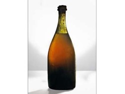 Wine Tertua dari Perancis Dijual Rp. 441 Juta