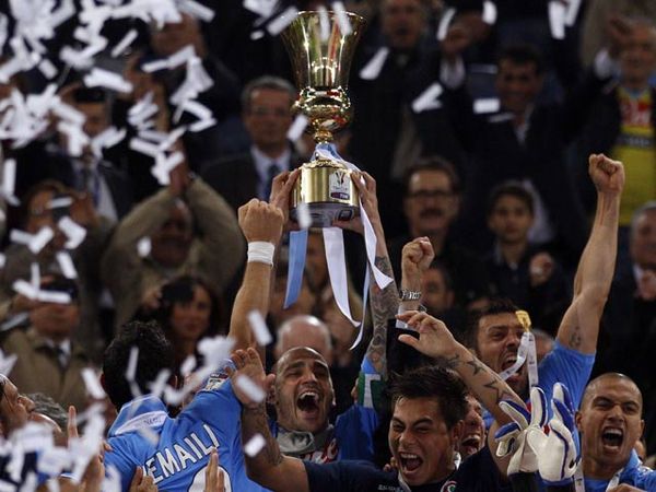 Tundukan Juve, Napoli Juara Coppa Italia