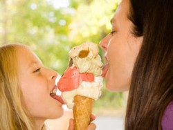 Makan Es Krim Bisa Bikin Ketagihan