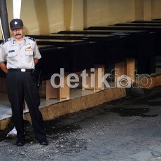 Jenazah Korban Sukhoi Dilapis Plastik, Kain Putih, dan Batik