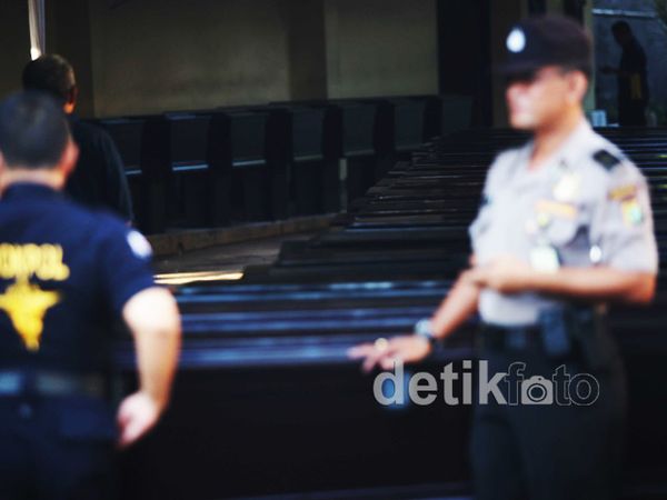 45 Peti Jenazah untuk Korban Sukhoi Disiapkan
