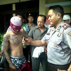 Bandit Jalanan Bersenjata Celurit Ambruk Didor