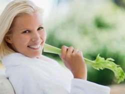 Makan Seledri Teratur Bisa Cegah Kanker Payudara