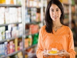 Cap Halal Membuat Produk Asal India Laris Manis