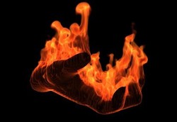 Gadis Mutan, Tubuhnya Keluarkan Panas yang Bisa Membakar