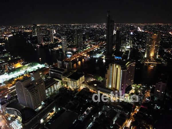 Menikmati Bangkok dari Ketinggian