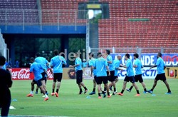 Para pemain Inter melakukan pemanasan usai tiba di GBK pukul 17.15 WIB. Mohammad Resha Pratama/detikSport.