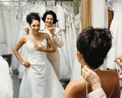 Yang Perlu Diketahui Saat Memilih Gaun Pengantin