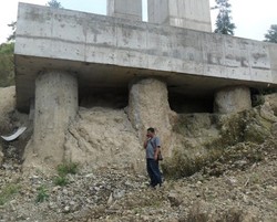 Jembatan Tol Semarang-Solo Rawan Longsor