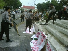 Polisi akan Tangkap Mahasiswa Perusak Tugu Countdown PON di Pekanbaru