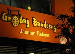 Nongkrong Asyik di Grobag Bandoeng