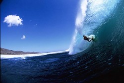 Pantai Lakey, Surga Surfing Tersembunyi di Indonesia