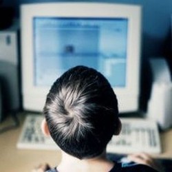 Walah! Bocah 5 Tahun Ikut Judi Online