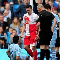 Joey Barton Dijatuhi Skorsing 12 Laga