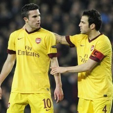 Fabregas Sarankan Van Persie Bertahan di Arsenal