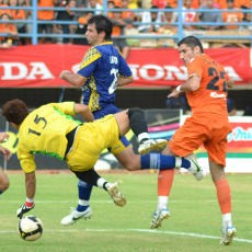 Gol Cepat Kenji Menangkan Persiba di Derby Kaltim