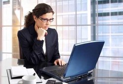 Cara Menjaga Mata Tetap Segar Saat di Depan Monitor