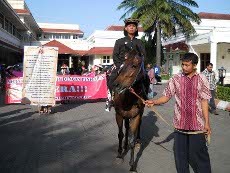 Demo Rapat SBY di Yogya, Massa Bawa Kuda