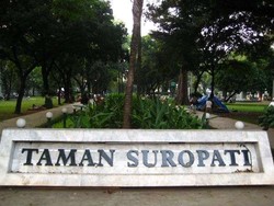 Taman Suropati, Tempat Bersantai yang Penuh Seni