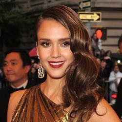Jessica Alba Tak Mau Lagi Tampil Seksi