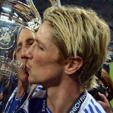 Torres Akui Bahagia di Chelsea