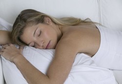 Tidur dalam Suasana Gelap Bantu Turunkan Berat Badan