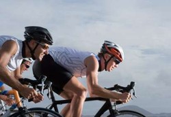 Bersepeda Itu Sehat, Tapi Bikin Mandul Kalau Terlalu Serius